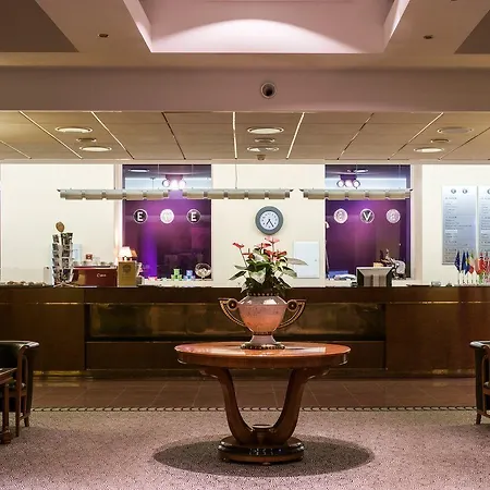 维尔扬迪大酒店 酒店 4*