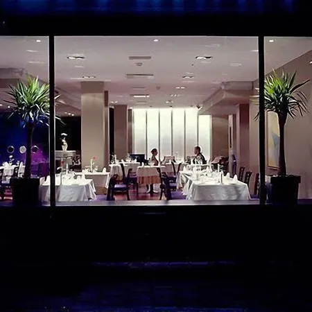 维尔扬迪大酒店 4* 维尔扬迪