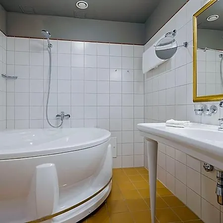 Hotel Grand 4*